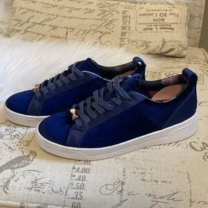 Ted Baker velvet sneakers. Navy Blue. Size 5. With signature gold bows.